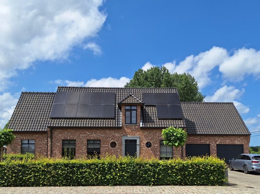 Volledig instapklare alleenstaande villa in een rustige omgeving&lt;br /&gt;
Deze prachtige alleenstaande villa, gebouwd in 2006, biedt een luxueuze woonerv